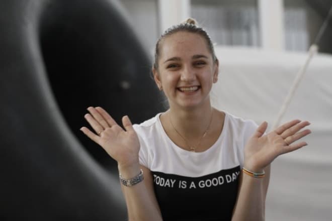 Виктория Комова – биография, фото, личная жизнь, новости, гимнастка 2023