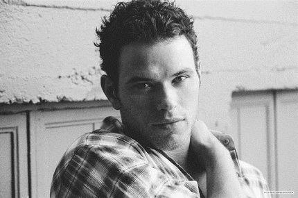 Келлан Латс (Kellan Lutz) фото актера, биография, личная жизнь Лутса 2023