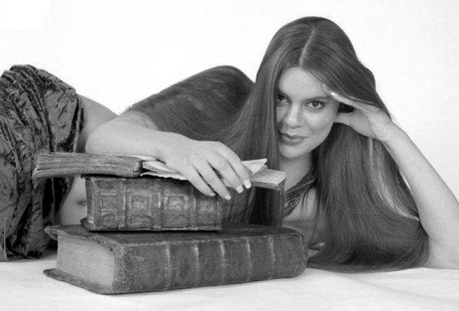 Вера Полозкова - биография, личная жизнь, стихи, фото, библиография, слухи и последние новости 2023