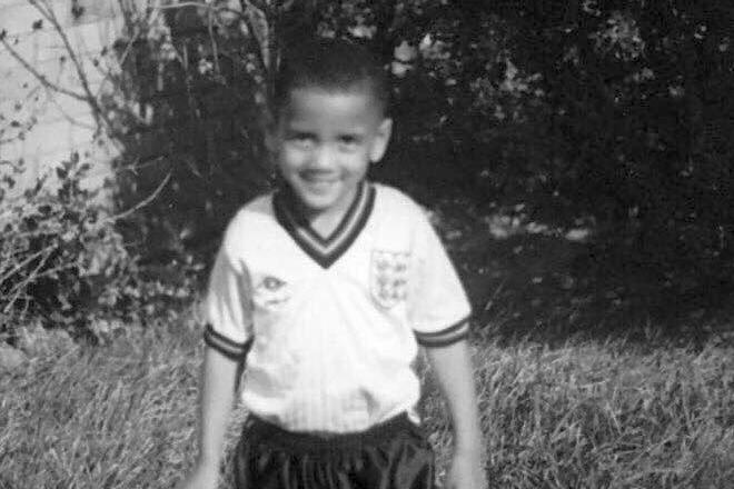 Эшли Янг – биография, фото, личная жизнь, новости, футбол 2023