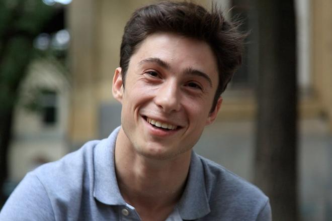 Денис Береснев - биография, личная жизнь, фото, фильмография, театральные работы, слухи и последние новости 2023