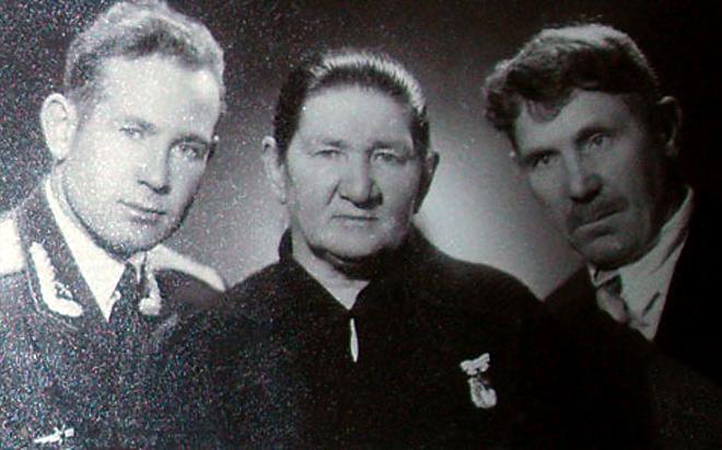 Алексей Леонов – биография, фото, новости, в открытом космосе, семья и дети 2023