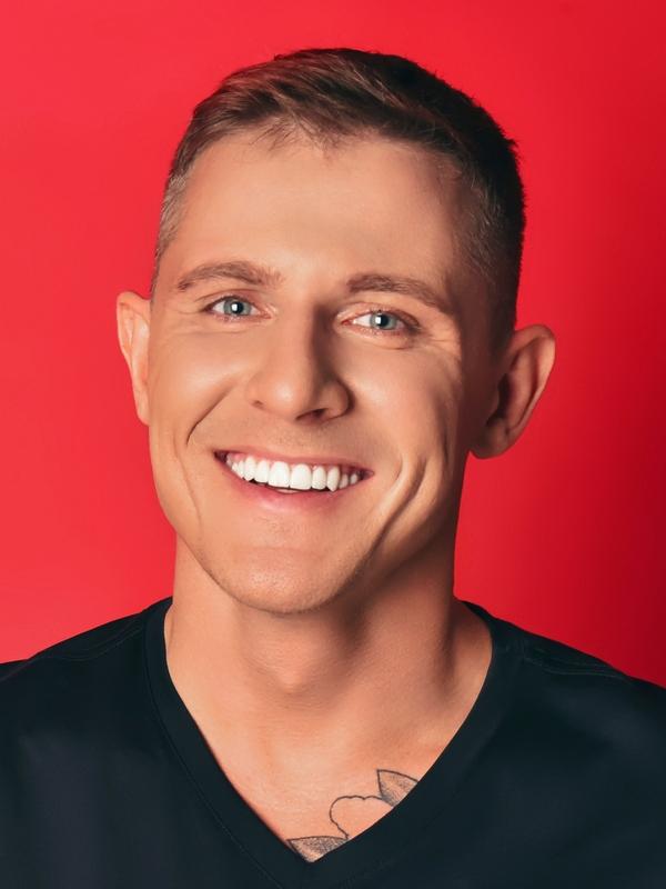 Алекс Малиновский – биография, фото, личная жизнь, новости, песни 2023