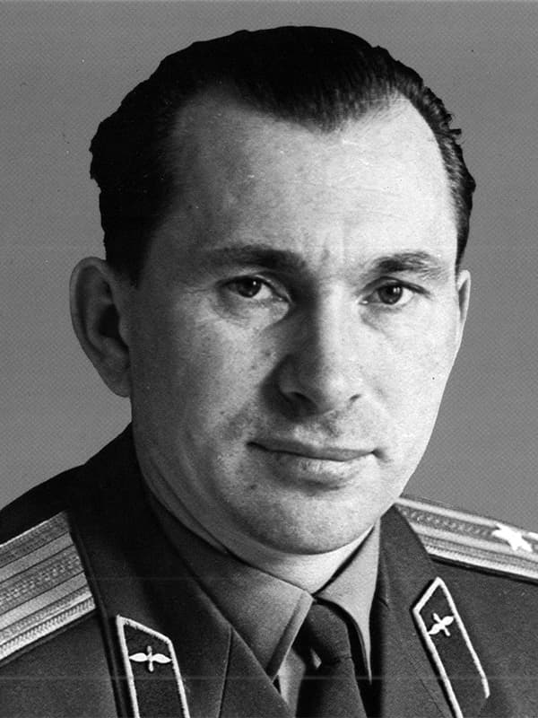 Павел Беляев (космонавт) – биография, фото, личная жизнь, причина смерти, Алексей Леонов
