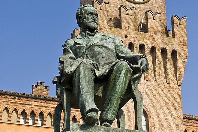 Памятник Джузеппе Верди