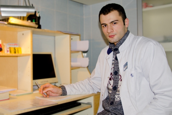 Константин Гецати работает врачом