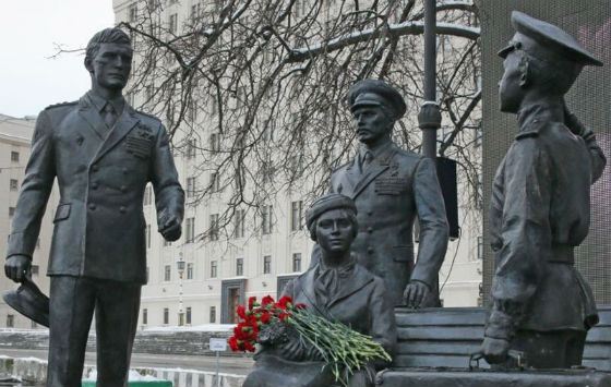 В Москве открыт памятник героям фильма «Офицеры»