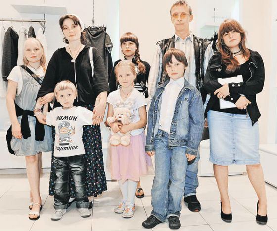 Иван Охлобыстин с женой и детьми