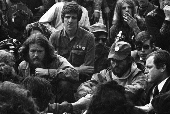 Джон Керри воевал во Вьетнаме