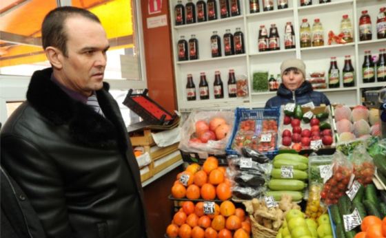 Михаил Игнатьев лично инспектирует цены в продовольственных магазинах региона