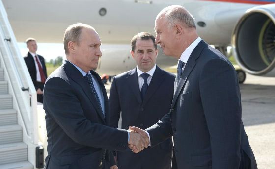 На фото: Николай Меркушкин и Владимир Путин, 2014 год
