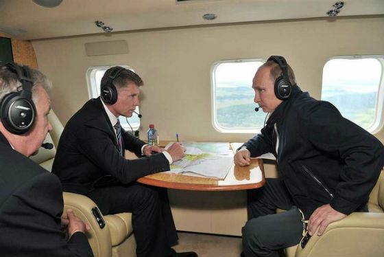 На фото: Олег Кожемяко и Владимир Путин