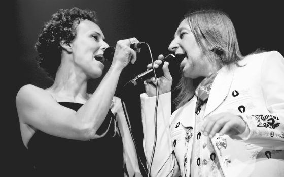 Чичерина и Би-2 вместе выступали в турне с песней «Мой рок-н-ролл»