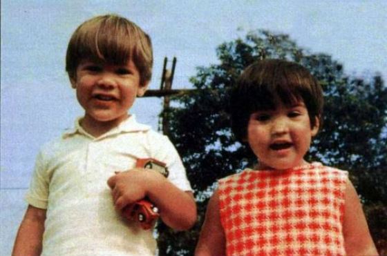 Детское фото Киану Ривза и его сестры Ким