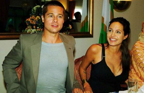 Официально роман Питта и Джоли начался в 2006 году