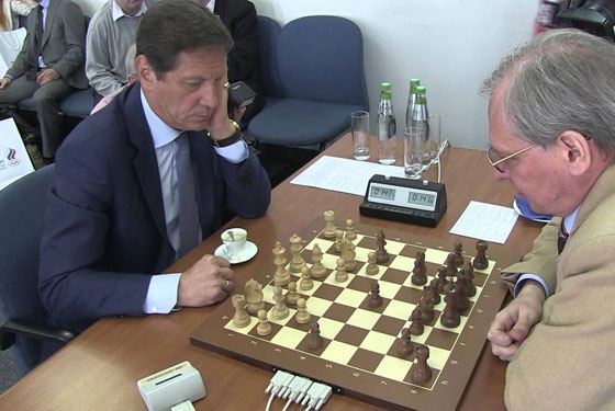 Александр Жуков с детства любит шахматы