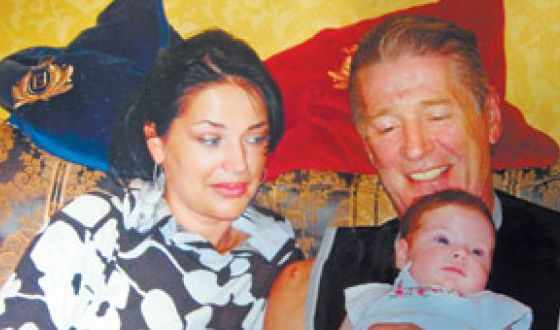 Юлия Мешина и новорожденная дочь Абдулова Евгения