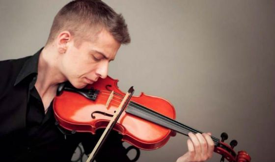 Ростислав Гулбис в детстве научился играть на скрипке