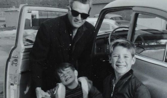 Брайан Крэнстон с отцом и страшим братом Кайлом