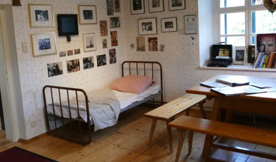 Комната, в которой прошло суровое детство Арнольда Шварценеггера