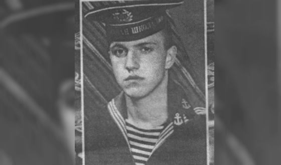 В молодости Владимир Вдовиченков был курсантом морского училища