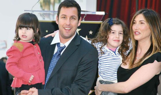 Адам Сэндлер с женой и детьми
