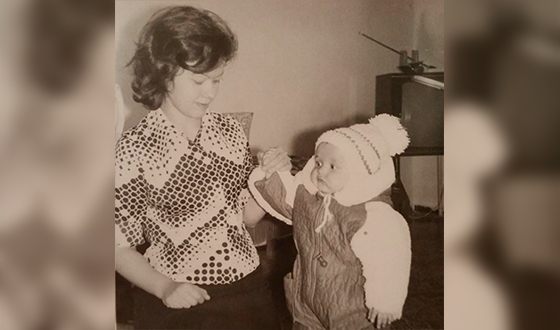 Виктория Герасимова в детстве с мамой