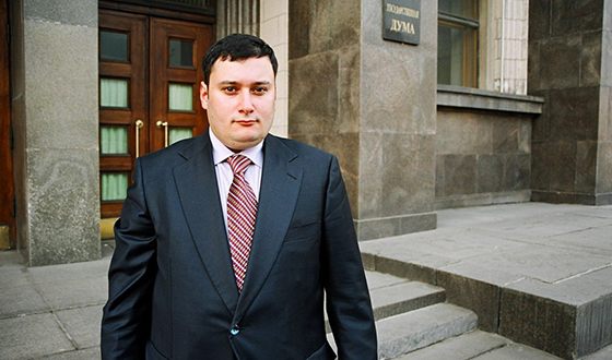 В 2003 году Хинштейн стал депутатом Госдумы IV созыва
