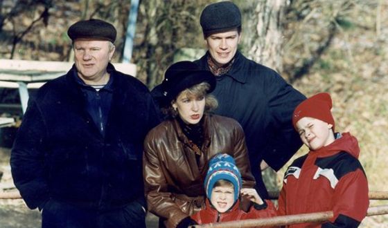 Геннадий Зюганов с семьёй