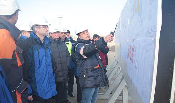 Евгений Дитрих инспектирует ход подготовки строительства Крымского моста