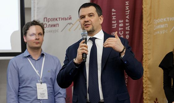 В новом составе правительства РФ Максим Акимов курирует вопросы цифровой экономики, транспорта и связи