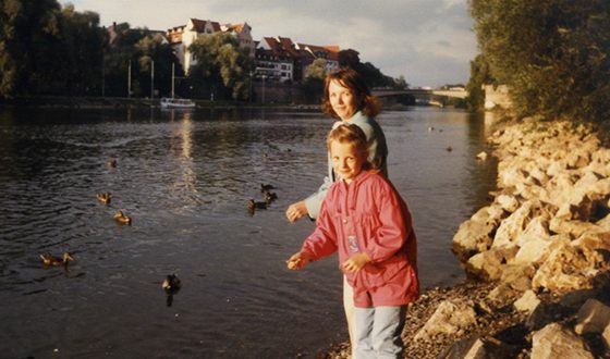 Юная Полина Филоненко с мамой