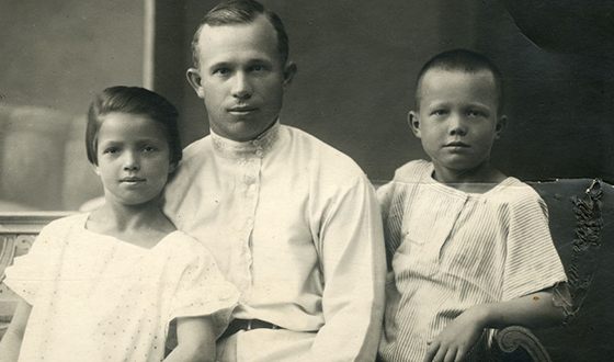 Никита Хрущёв с детьми от первого брака