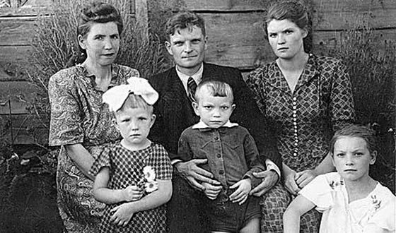 Семья Ольги Остроумовой - родители, сестры и брат