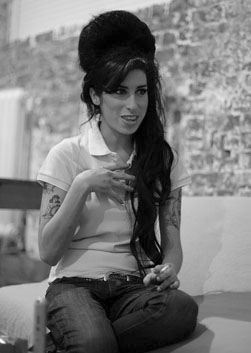 Эми Уайнхаус (Amy Winehouse) – биография, фото, личная жизнь, наркозависимость, причина смерти, слушать песни онлайн i