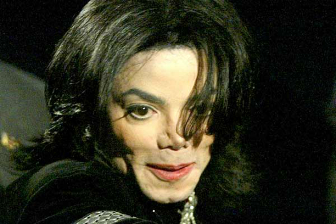 Майкл Джексон подтвердил лишь 3 пластических операции