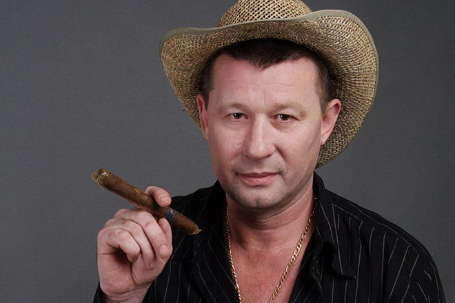 Актер Олег Протасов