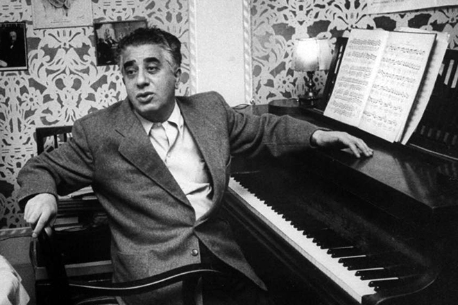 Арам Хачатурян за фортепиано