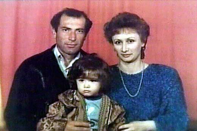 Виталий Калоев с семьей