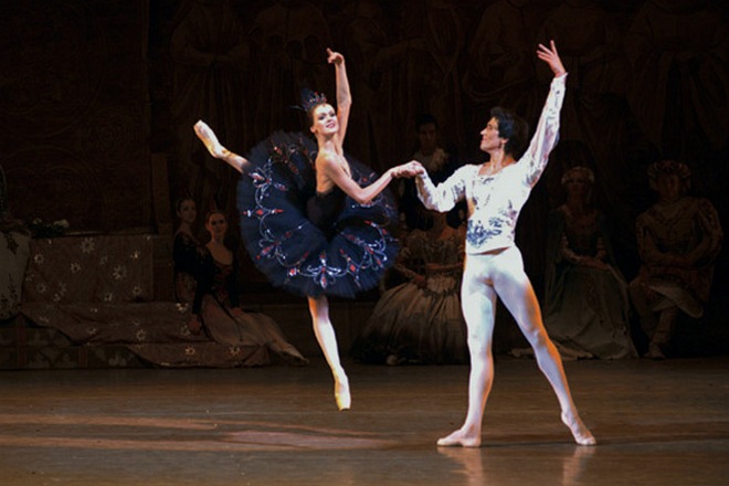 Ульяна Лопаткина в балете «Лебединое озеро»
