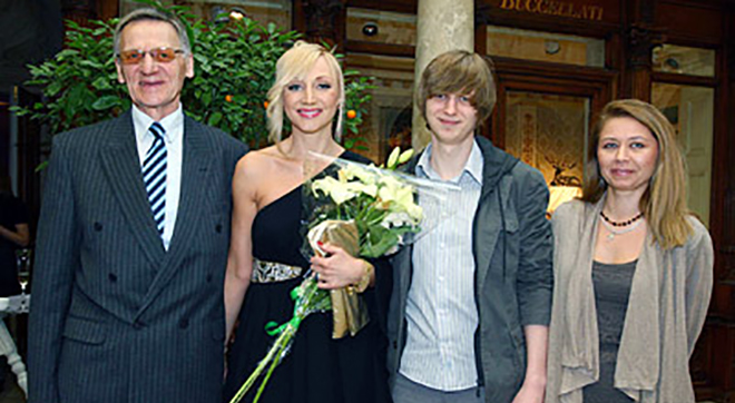 Миколас Орбакас с женой Мариной, дочерью Кристиной и сыном Фабианом