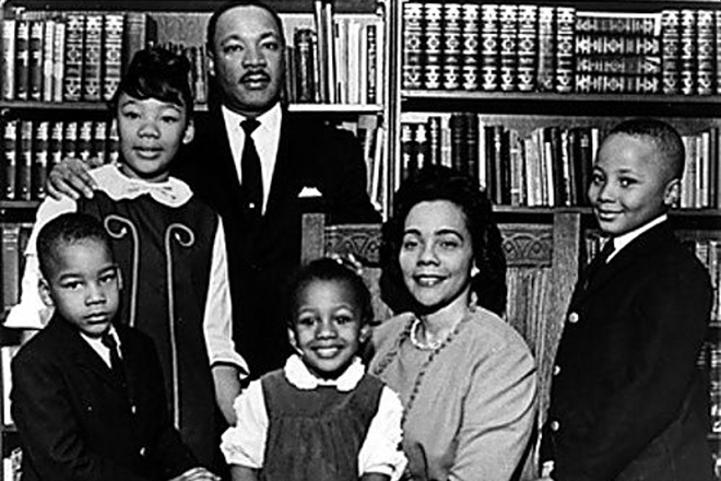 Мартин Лютер Кинг с семьей