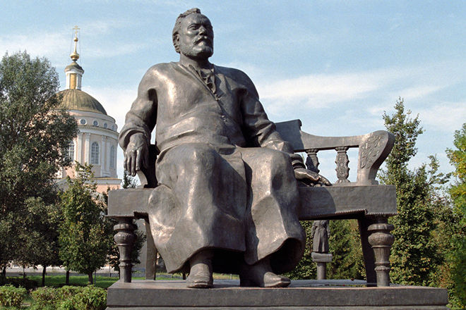 Памятник Николаю Лескову