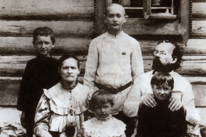 Константин Циолковский с семьей
