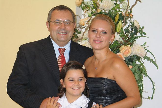 Борис Надеждин с женой Натальей и дочерью Настей