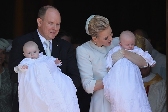 Княгиня Шарлен с мужем и детьми