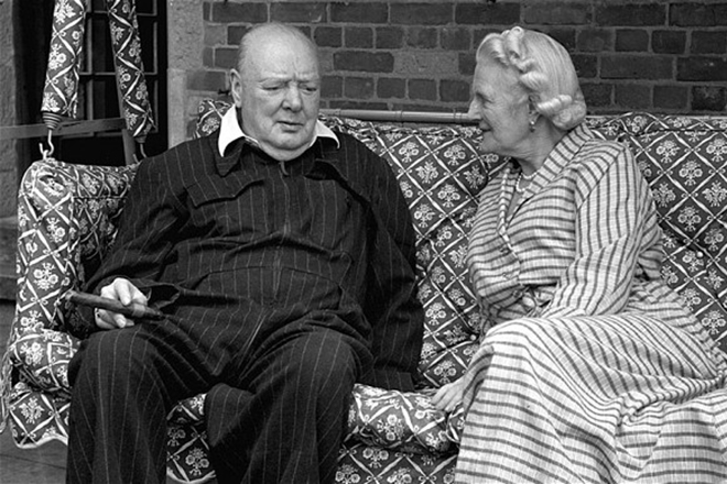 Уинстон Черчилль с женой