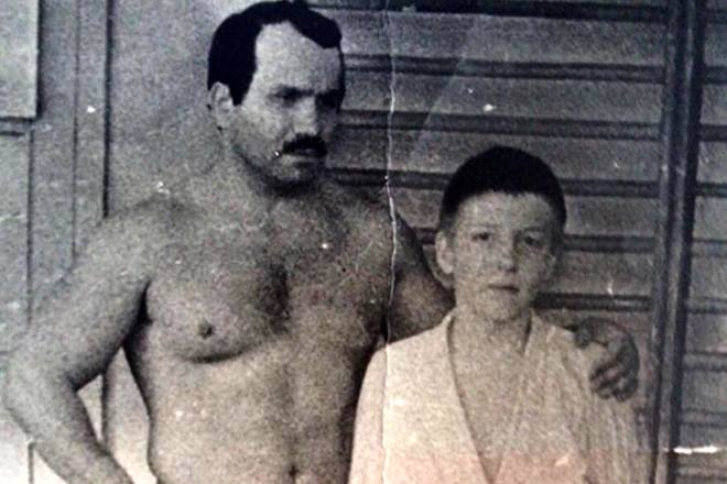 Андрей Турчак в детстве и его тренер