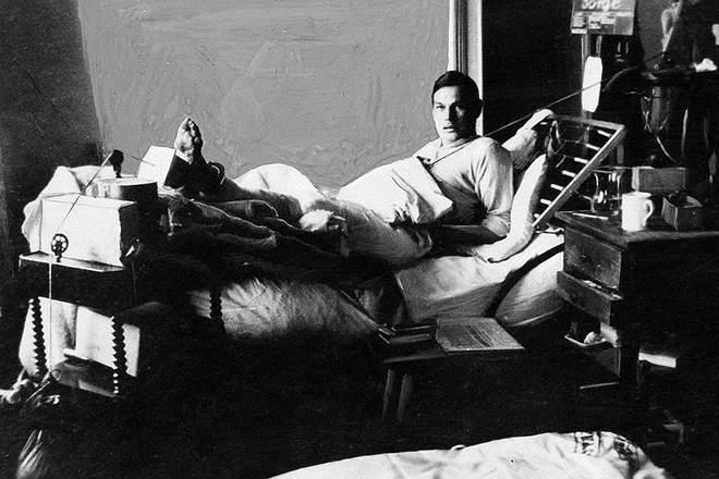 Рихард Зорге в госпитале после ранения