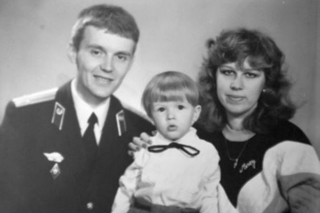Александр Литвиненко с первой женой Натальей и сыном
